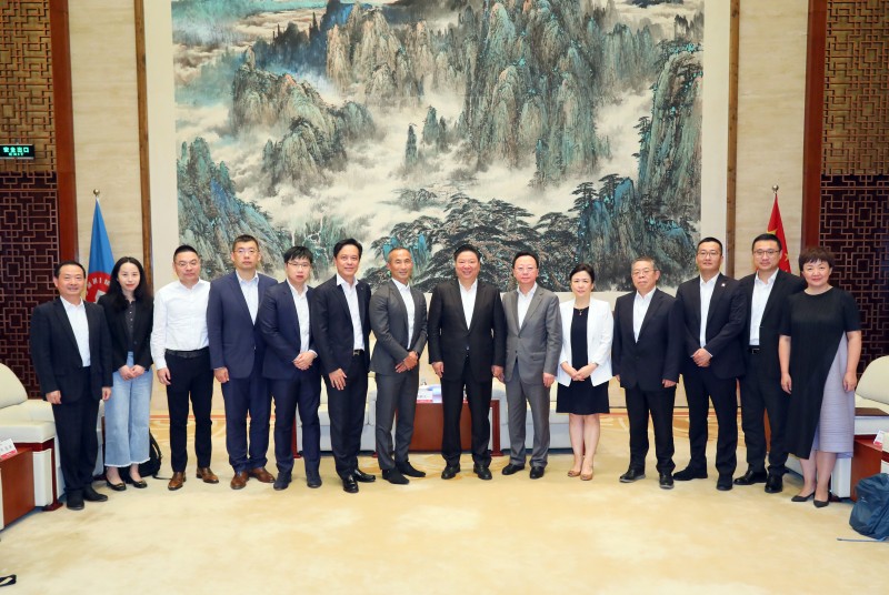 国文清与高桥太一合影国文清会见高桥太一文章来源:中国五矿集团有限